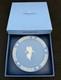 Plaque Collectible Rare Wedgwood Jasperware Heures Dansantes, D&eacute;esse Io, &Eacute;dition Limit&eacute;e Bo&icirc;te