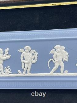 Plaque d'art antique Vintage Wedgwood Pale Blue Jasperware Les Quatre Saisons Cupidons