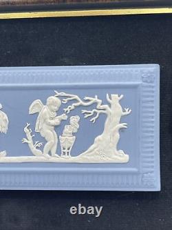 Plaque d'art antique Vintage Wedgwood Pale Blue Jasperware Les Quatre Saisons Cupidons