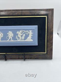 Plaque d'art antique Vintage Wedgwood Pale Blue Jasperware Les Quatre Saisons Cupidons