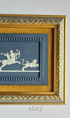 Plaque en jaspe bleu Portland Wedgwood : Achille livré à Chiron le centaure