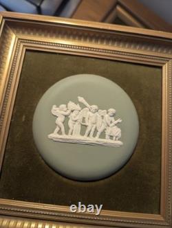 Plaques encadrées en jaspe vert Wedgwood, supports muraux x 2