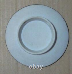 Plat CRESTÉ HOVE en Jasperware noir DIPPED de Wedgwood RARE