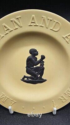 Plat à épingles Wedgwood en jaspe noir avec motif de canne : Ne suis-je pas un homme et un frère ?