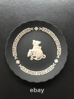 Plat à épingles Wedgwood noir Année du Rat 2008 en excellent état