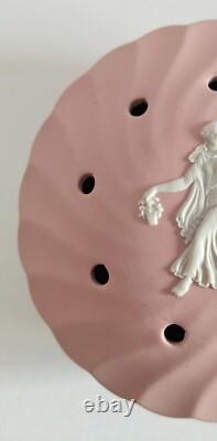 Plat à potpourri en jaspe rose Wedgwood 'Heures dansantes'
