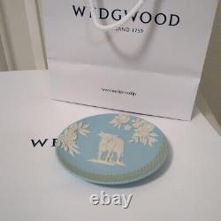 Plat de plateau de l'année 2021 du zodiaque du bœuf en jasperware de Wedgwood