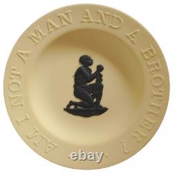 Plat en jaspe Wedgwood avec canne et bord noir – Esclavage : Ne suis-je pas un homme et un frère ?