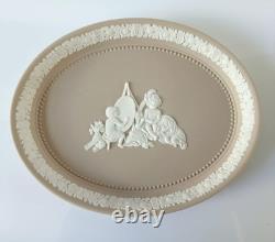 Plateau en jaspe Wedgwood taupe clair Académie des enfants