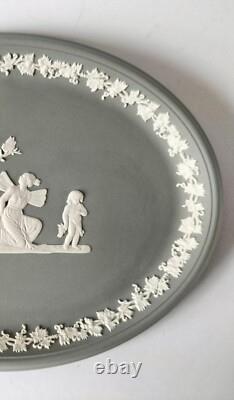 Plateau en jaspe gris Wedgwood : Cupidon et Psyché