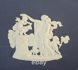 Plateau ovale en jaspe Wedgwood bleu Portland avec Cupidon en jasperware