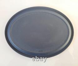 Plateau ovale en jaspe Wedgwood bleu Portland avec Cupidon en jasperware