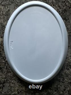 Plateau ovale en jaspe bleu Wedgwood 'L'Académie des Enfants'. En boîte.