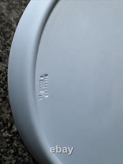 Plateau ovale en jaspe bleu Wedgwood 'L'Académie des Enfants'. En boîte.