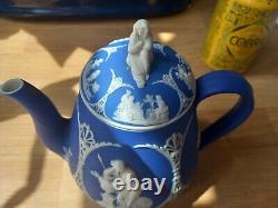 Pot à café en jaspe bleu cobalt antique WEDGWOOD avant 1891 avec un bouton 'Sibyl'