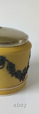 Pot à confiture en jaspe Wedgwood jaune et noir avec tête de lion et guirlande