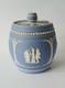 Pot &agrave; Tabac En Jaspe Bleu Wedgwood Et Couvercle