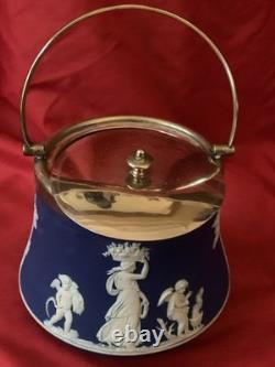 Pot couvert en Jasperware Wedgwood. Pour bijoux, souvenirs, nourriture, tout ce que vous voulez.