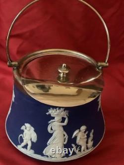 Pot couvert en Jasperware Wedgwood. Pour bijoux, souvenirs, nourriture, tout ce que vous voulez.