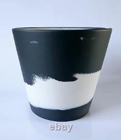 Pot de fleurs en jaspe Wedgwood noir et blanc Burlington