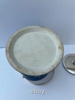 Pot de rangement ou boîte à thé victorienne en biscuit bleu Wedgwood Jasperware