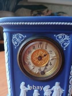 Projet de restauration d'une horloge en jaspe Wedgwood bleu foncé antique 1889 'R'