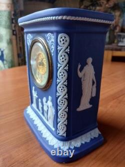 Projet de restauration d'une horloge en jaspe Wedgwood bleu foncé antique 1889 'R'