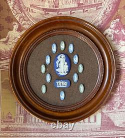 Quatorze médaillons en jasper de Wedgwood encadrés