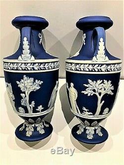 Rare 6 C. 1891 Wedgwood Jasper Ware Portland Bleu Paire De Vase Trophée Neuf