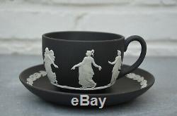 Rare Angleterre Wedgwood Jasperware Coupe Noir Et Soucoupe Décor Heures De Danse