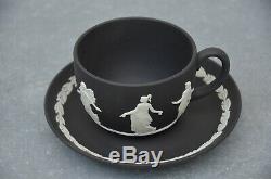 Rare Angleterre Wedgwood Jasperware Coupe Noir Et Soucoupe Décor Heures De Danse