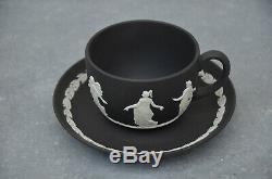 Rare Angleterre Wedgwood Jasperware Coupe Noir Et Soucoupe Décor Heures De Danse