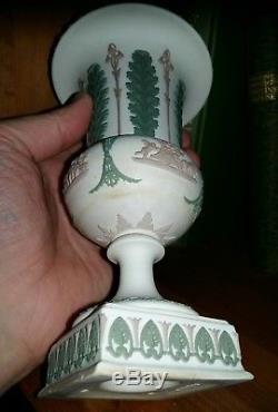 Rare Antique 19ème Wedgwood Vase D'urne Tri-color Jasper Ware