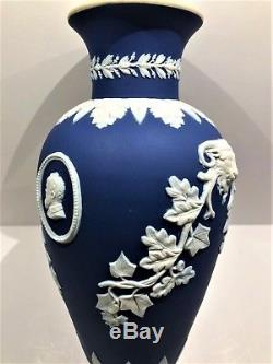 Rare C. 1840 Wedgwood Adams Bleu Cobalt Jasperware 10.50 Pieds Vase