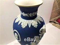 Rare C. 1840 Wedgwood Adams Bleu Cobalt Jasperware 10.50 Pieds Vase