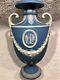 Rare C. 184050 Vase Trophy Bleu Jasper Wedgwood Nike & The Warrior Nice