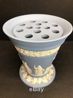Rare Grand Wedgwood Bleu Ciel Jasperware Arcadian Vase Avec Frog Insert 7 En Tall