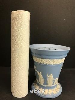Rare Grand Wedgwood Bleu Ciel Jasperware Arcadian Vase Avec Frog Insert 7 En Tall
