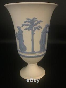 Rare Grand Wedgwood Inverse Bleu Et Blanc Trompette Vase 7 1/2 H
