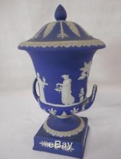 Rare Paire D'urnes Couvertes Musées Bleu Jasperware Wedgwood Antique