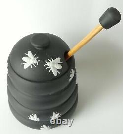 Rare Pot à miel et couvercle en Jasperware noir de Wedgwood avec cuillère