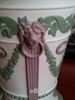 Rare. Pr Wedgwood Tri-color Lilas Vert Blanc Jasperware Monopodia Vase C 1850