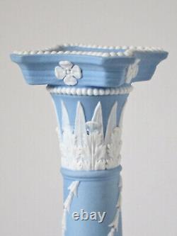 Rare Tall 12-1/4 Wedgwood Blue Jasperware Candlestick Fin Des Années 1800