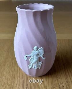 Rare Vase ouverte en jaspe rose Wedgwood Dancing Hours