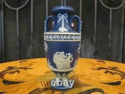 Rare Wedgwood Bleu Jasper Ware Miniature 4 Psyché Cupids Trophy Vase Urne C. 1900