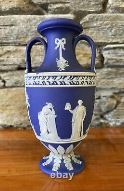 Rare Wedgwood Deep Blue Jasperware - Urne / Vase Trophée