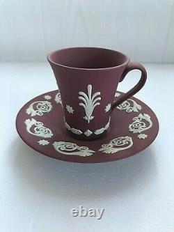 Rare Wedgwood Jasperware Crimson Couleur Tasse Et Soucoupe En Excellent État