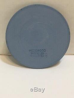 Rare Wedgwood Noir, Bleu Medusa Jasperware Médaillon 2 1 / 2w
