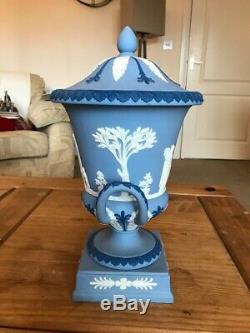Rare Wedgwood Tri Couleur Bleu Jasper Ware Campagna Vase C. 1989 Perfect