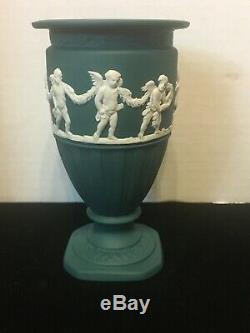 Rare Wedgwood Vert Sapin Teal Jasperware Vase Avec Urne Footed Chérubins 4 3 / 4t